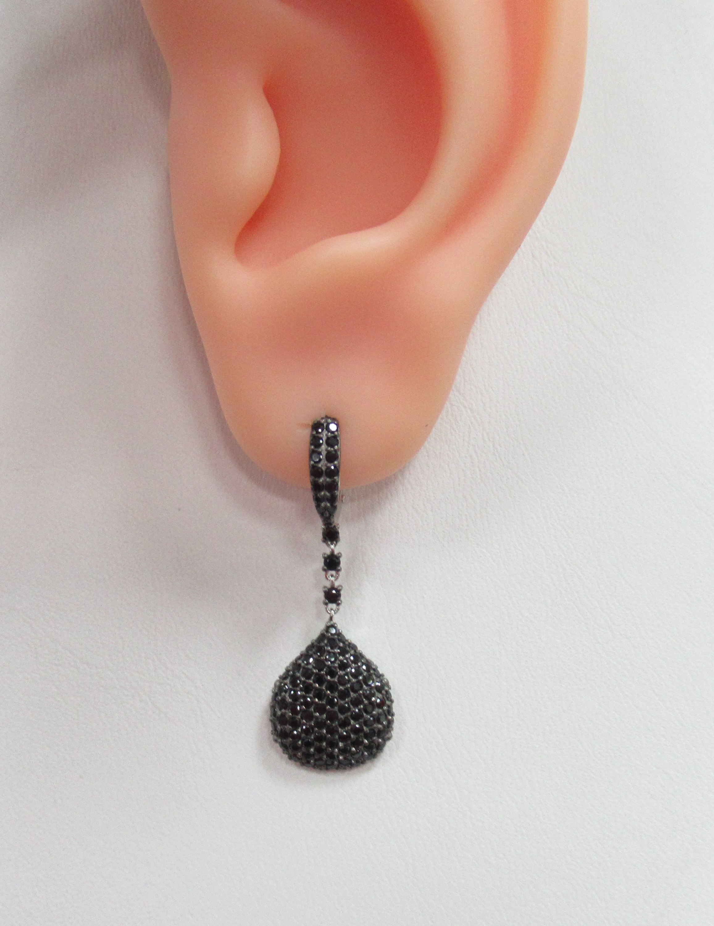 Серебряные серьги со шпинелью